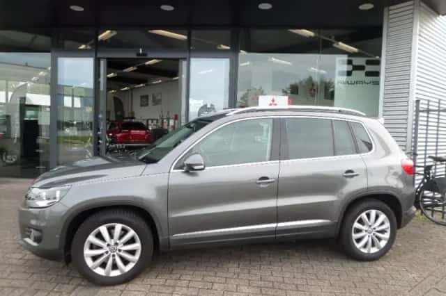 Volkswagen Tiguan (2014) thumbnail 2