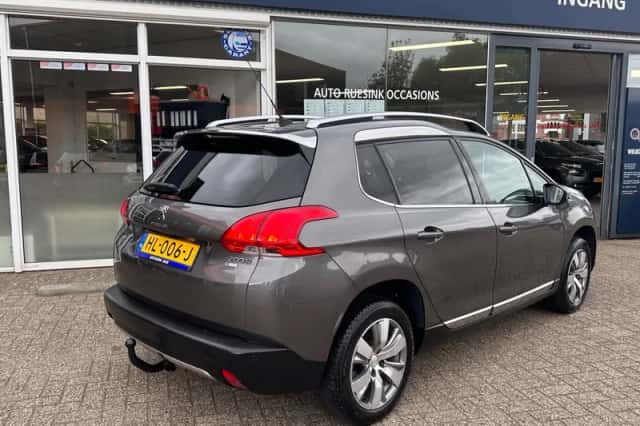 Peugeot 2008 (2015) thumbnail 6