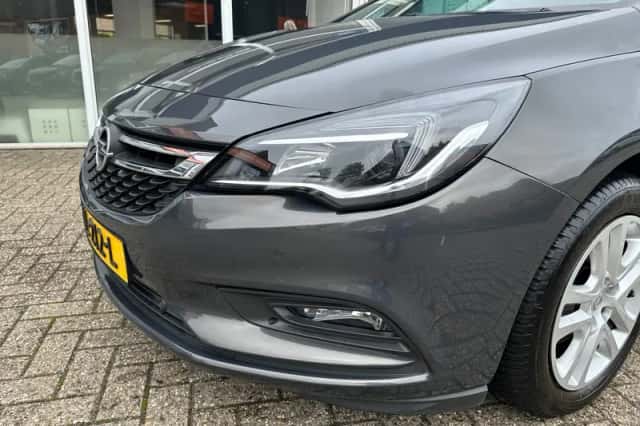 Opel Astra (2016) thumbnail 4
