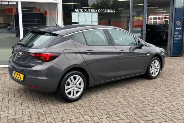 Opel Astra (2016) thumbnail 6