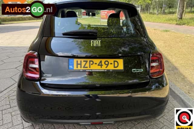 Fiat 500 (2022) thumbnail 3