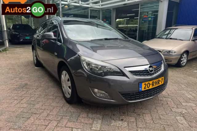 Opel Astra (2011) thumbnail 5