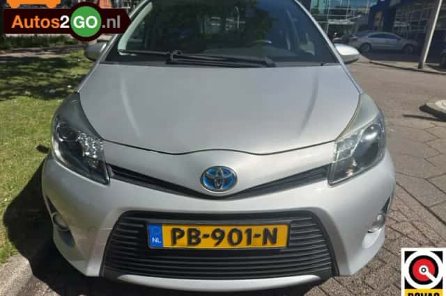 Toyota Yaris (2014) thumbnail 6
