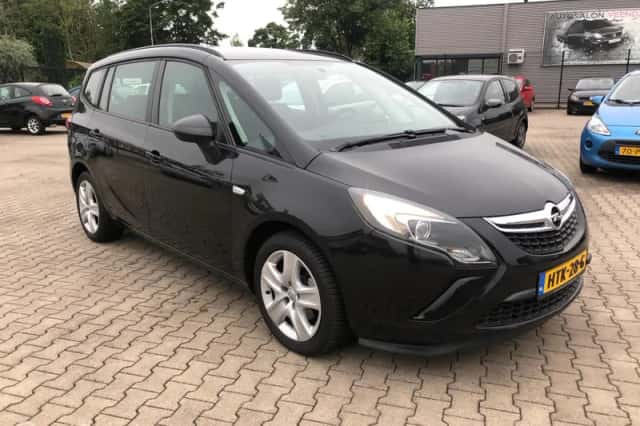 Opel Zafira (2012) thumbnail 2