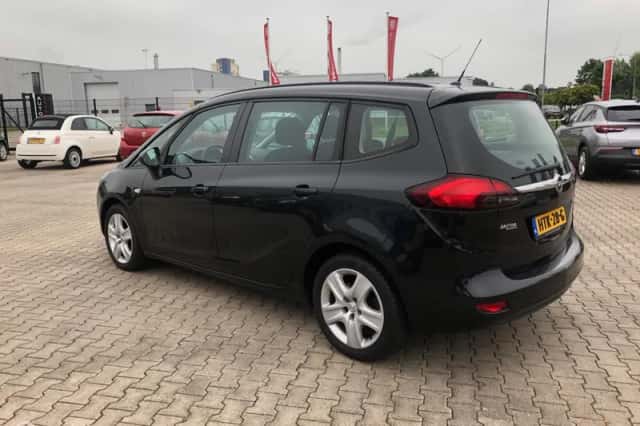 Opel Zafira (2012) thumbnail 5