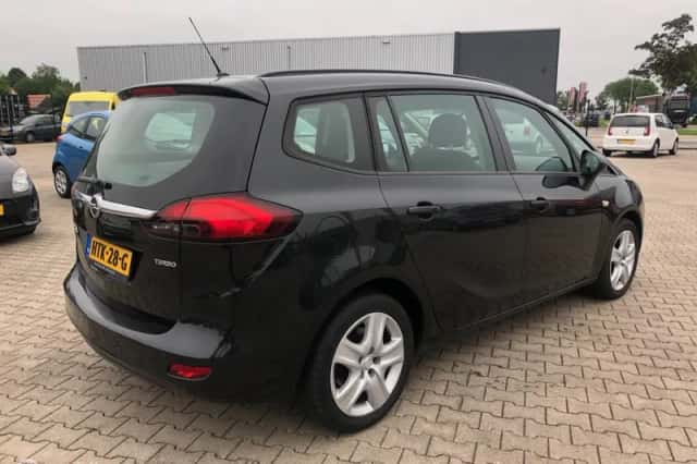 Opel Zafira (2012) thumbnail 6