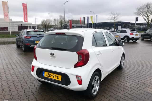 Kia Picanto (2019) thumbnail 4