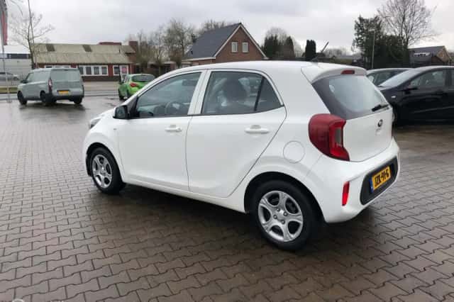 Kia Picanto (2019) thumbnail 5