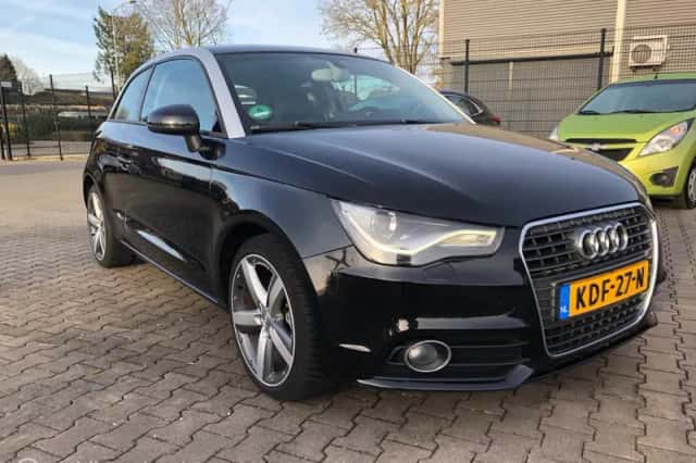 Audi A1 (2010) thumbnail 2