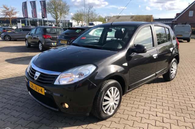 Dacia Sandero (2009) thumbnail 2