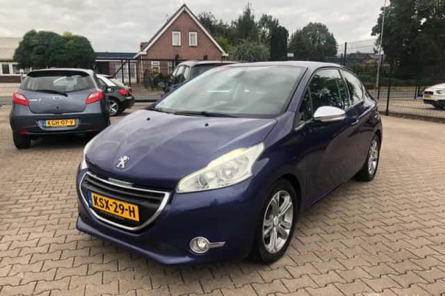 Peugeot 208 (2012) thumbnail 1