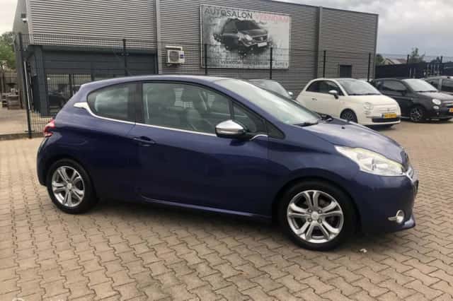 Peugeot 208 (2012) thumbnail 3