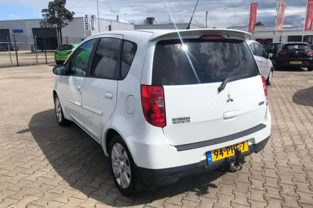 Mitsubishi Colt (2011) thumbnail 6