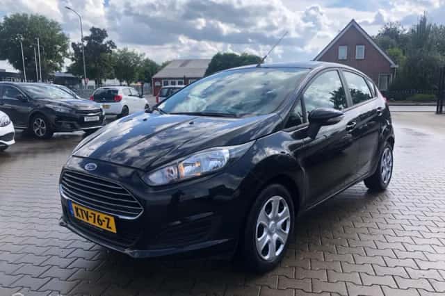 Ford Fiesta (2015) thumbnail 2