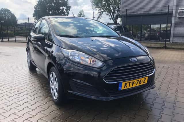 Ford Fiesta (2015) thumbnail 3