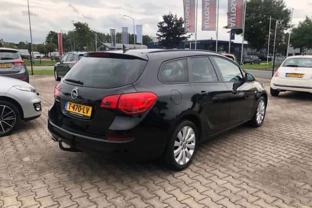 Opel Astra (2011) thumbnail 6