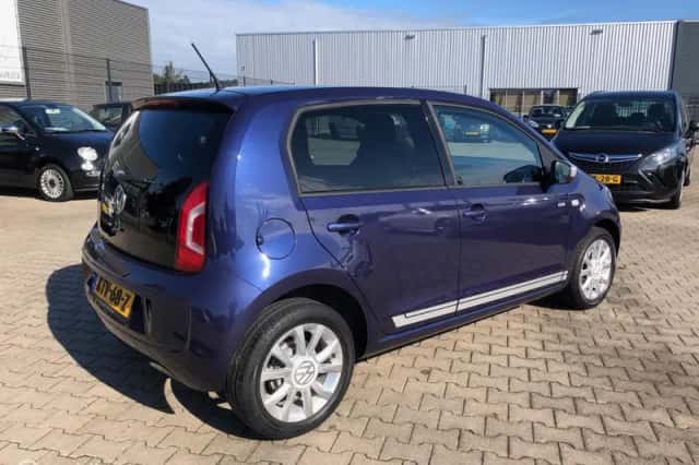 Volkswagen Up! (2016) thumbnail 4