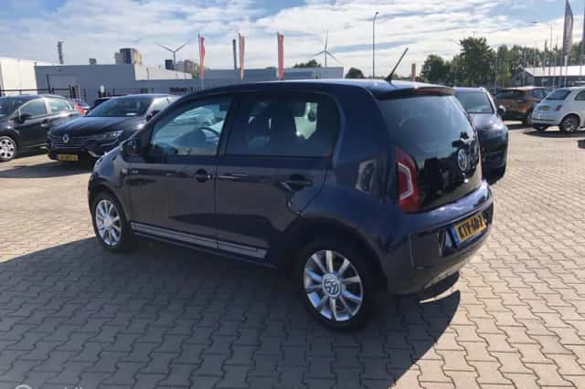 Volkswagen Up! (2016) thumbnail 6
