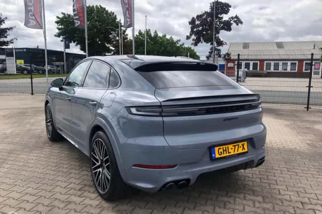 Porsche Cayenne Coupé (2024) thumbnail 6