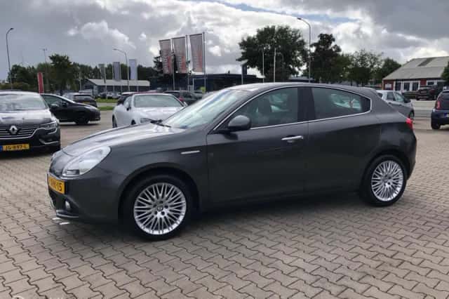 Alfa Romeo Giulietta (2014) thumbnail 6