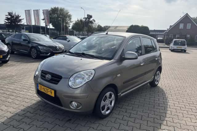 Kia Picanto (2011) thumbnail 1