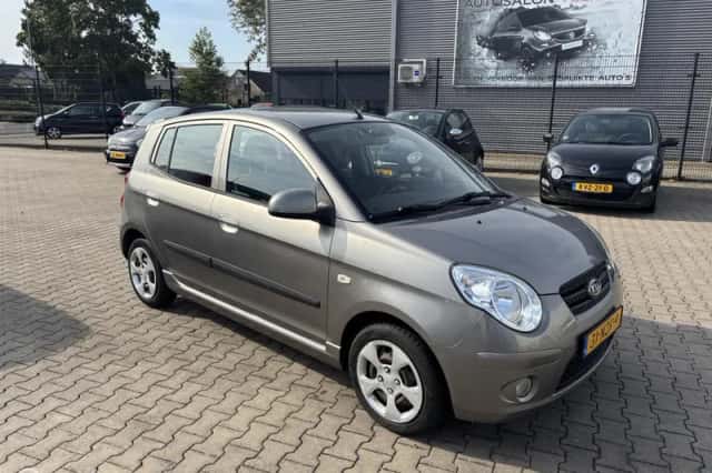 Kia Picanto (2011) thumbnail 2