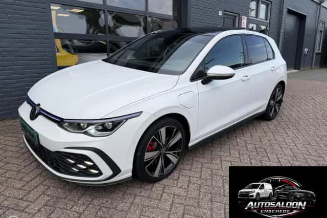 Volkswagen Golf (2021) thumbnail 1