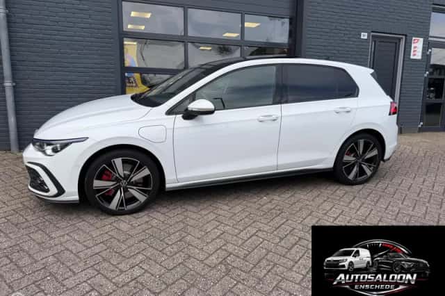 Volkswagen Golf (2021) thumbnail 3