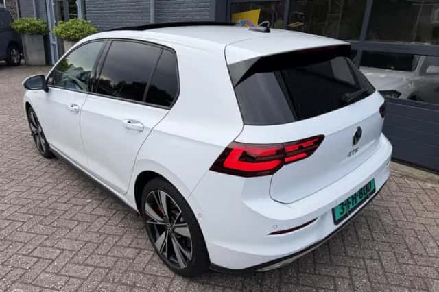 Volkswagen Golf (2021) thumbnail 4