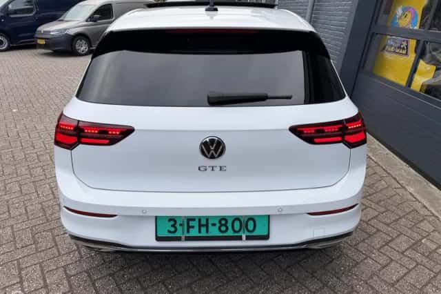 Volkswagen Golf (2021) thumbnail 5
