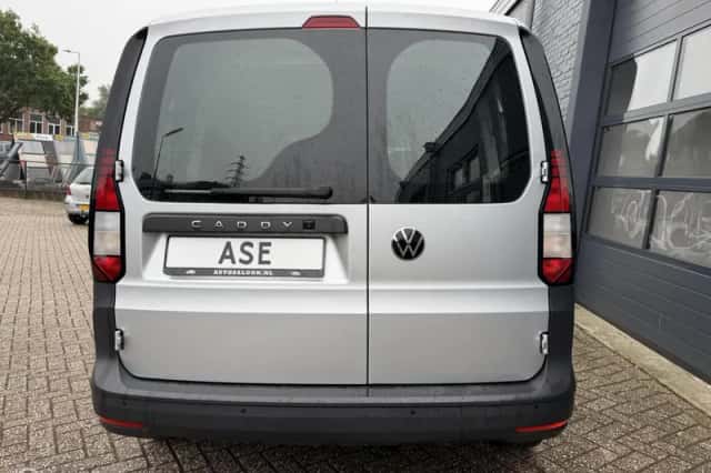 Volkswagen Caddy (2022) thumbnail 4