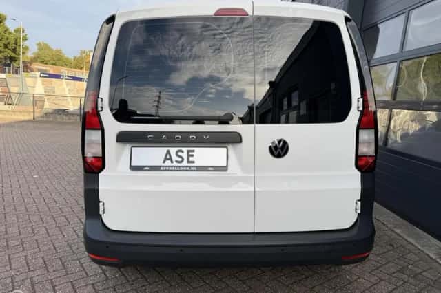 Volkswagen Caddy (2021) thumbnail 4