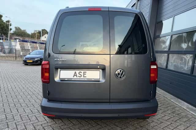 Volkswagen Caddy (2019) thumbnail 4