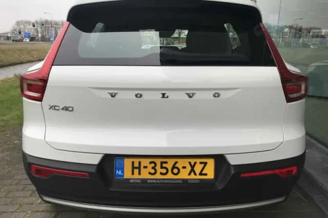 Volvo XC40 (2020) thumbnail 4