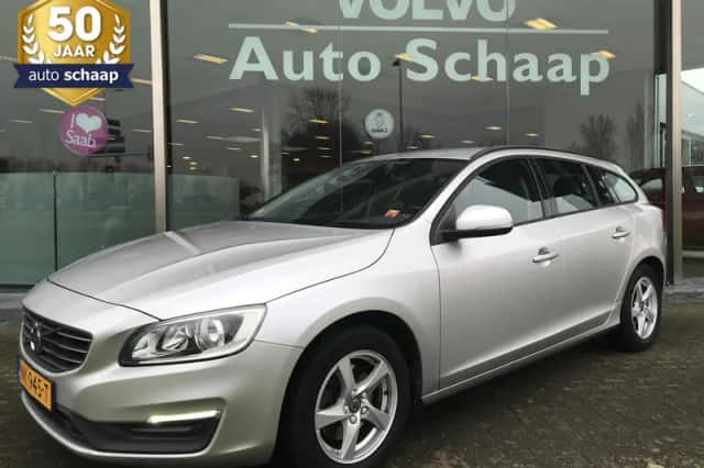 Volvo V60 (2016) thumbnail 1