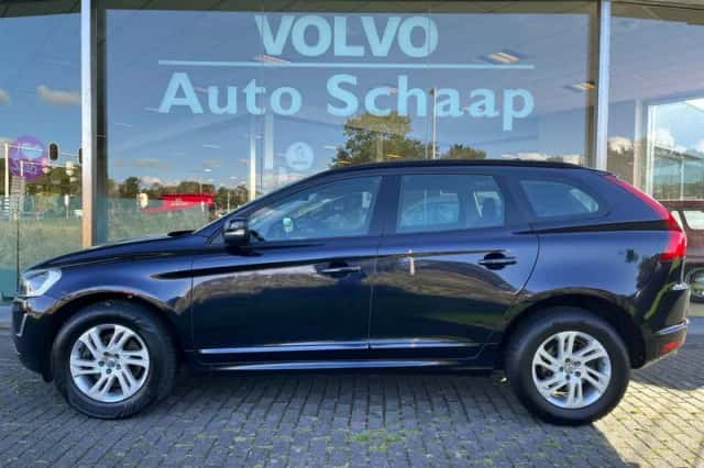 Volvo XC60 (2016) thumbnail 2