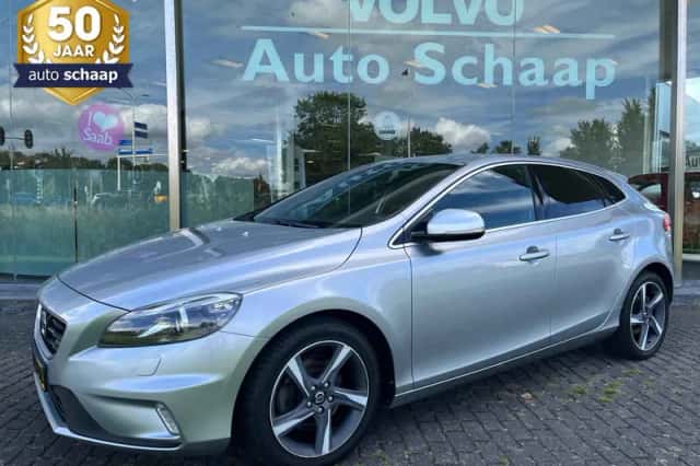 Volvo V40 (2014) thumbnail 1