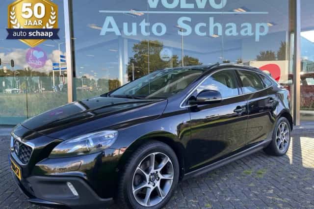 Volvo V40 Cross Country (2015) thumbnail 1