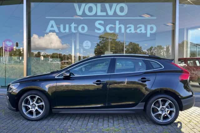 Volvo V40 Cross Country (2015) thumbnail 2