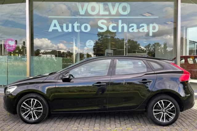 Volvo V40 (2016) thumbnail 2