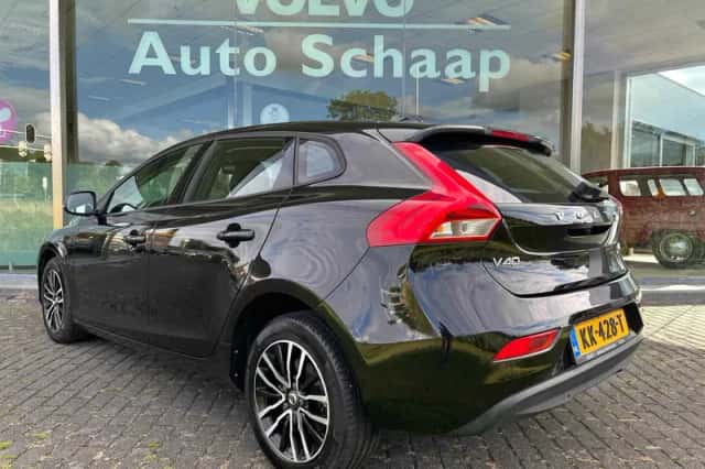 Volvo V40 (2016) thumbnail 3