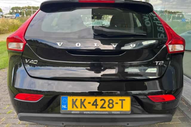 Volvo V40 (2016) thumbnail 4