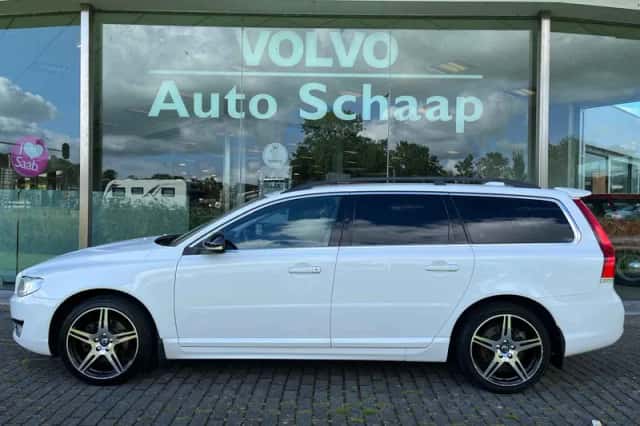 Volvo V70 (2015) thumbnail 2