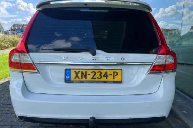 Volvo V70 (2015) thumbnail 4