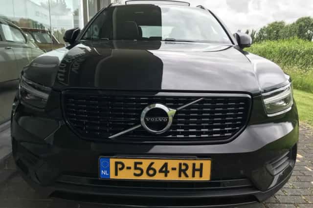 Volvo XC40 (2022) thumbnail 4
