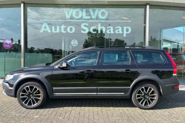 Volvo XC70 (2016) thumbnail 2