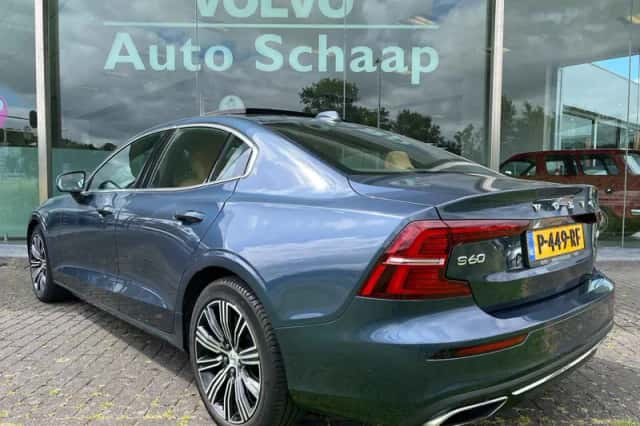 Volvo S60 (2022) thumbnail 3
