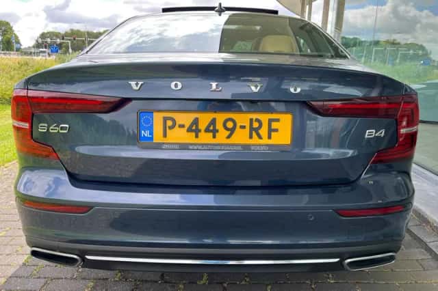 Volvo S60 (2022) thumbnail 5