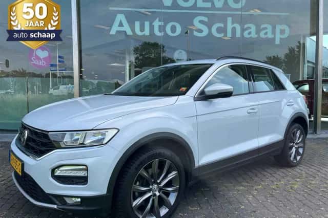 Volkswagen T-Roc (2018) thumbnail 1