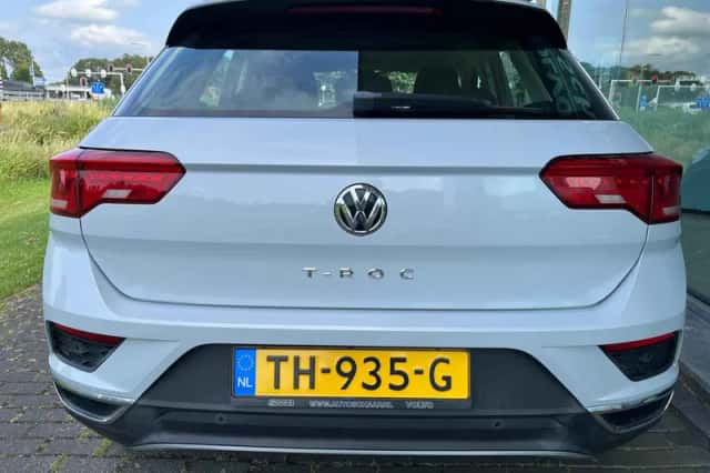 Volkswagen T-Roc (2018) thumbnail 5